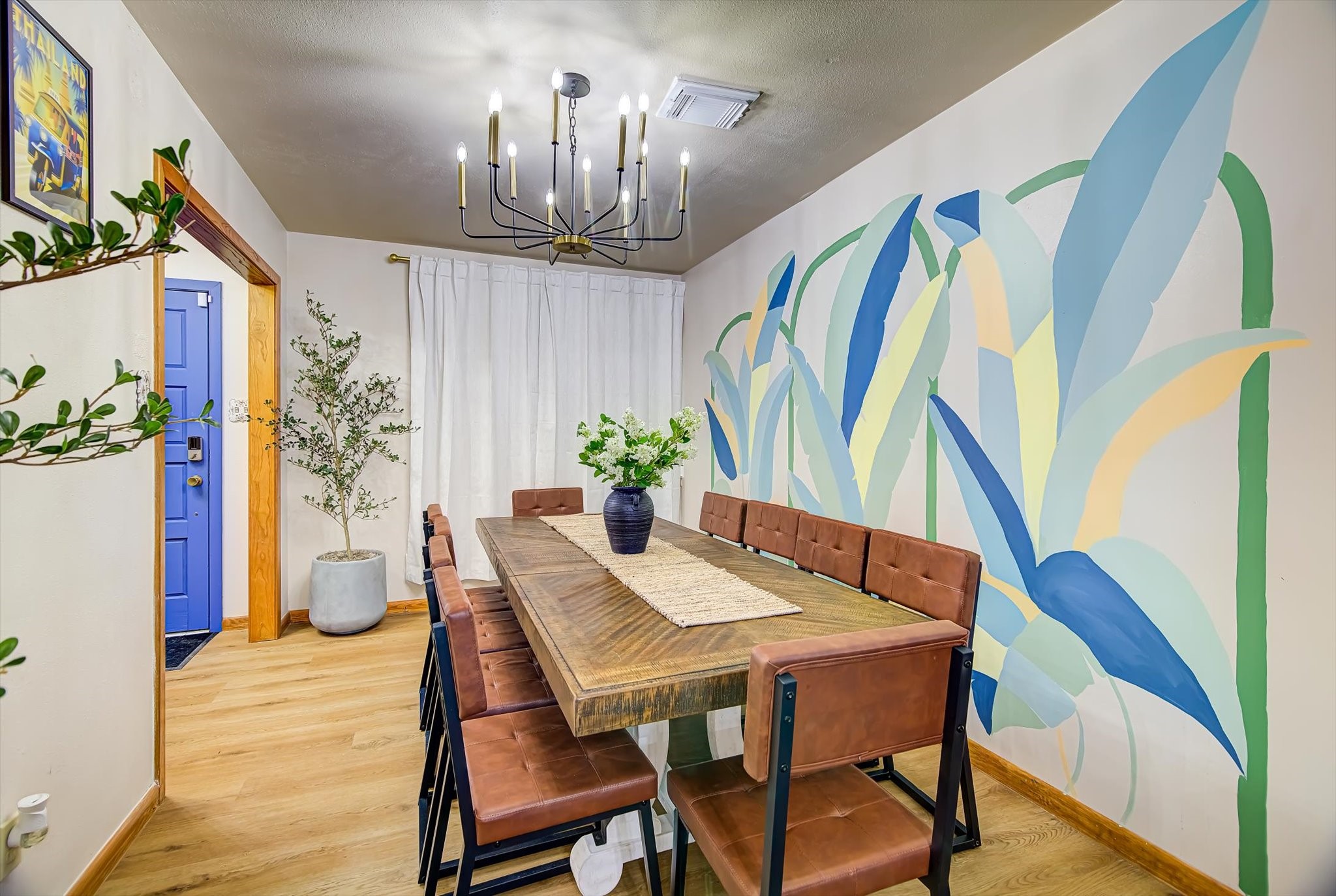 9825 Radio Road Houston, TX 77075 - Photo 6 of 50 a view of a dining room with furniture and chandelier