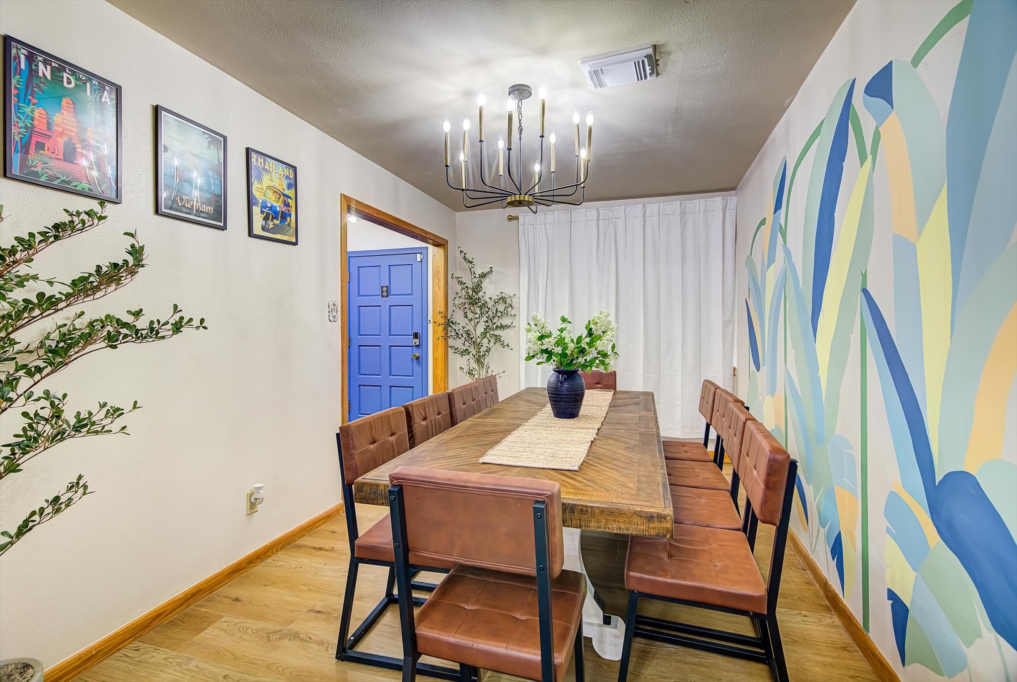 9825 Radio Road Houston, TX 77075 - Photo 9 of 50 a view of a dining room with furniture and chandelier