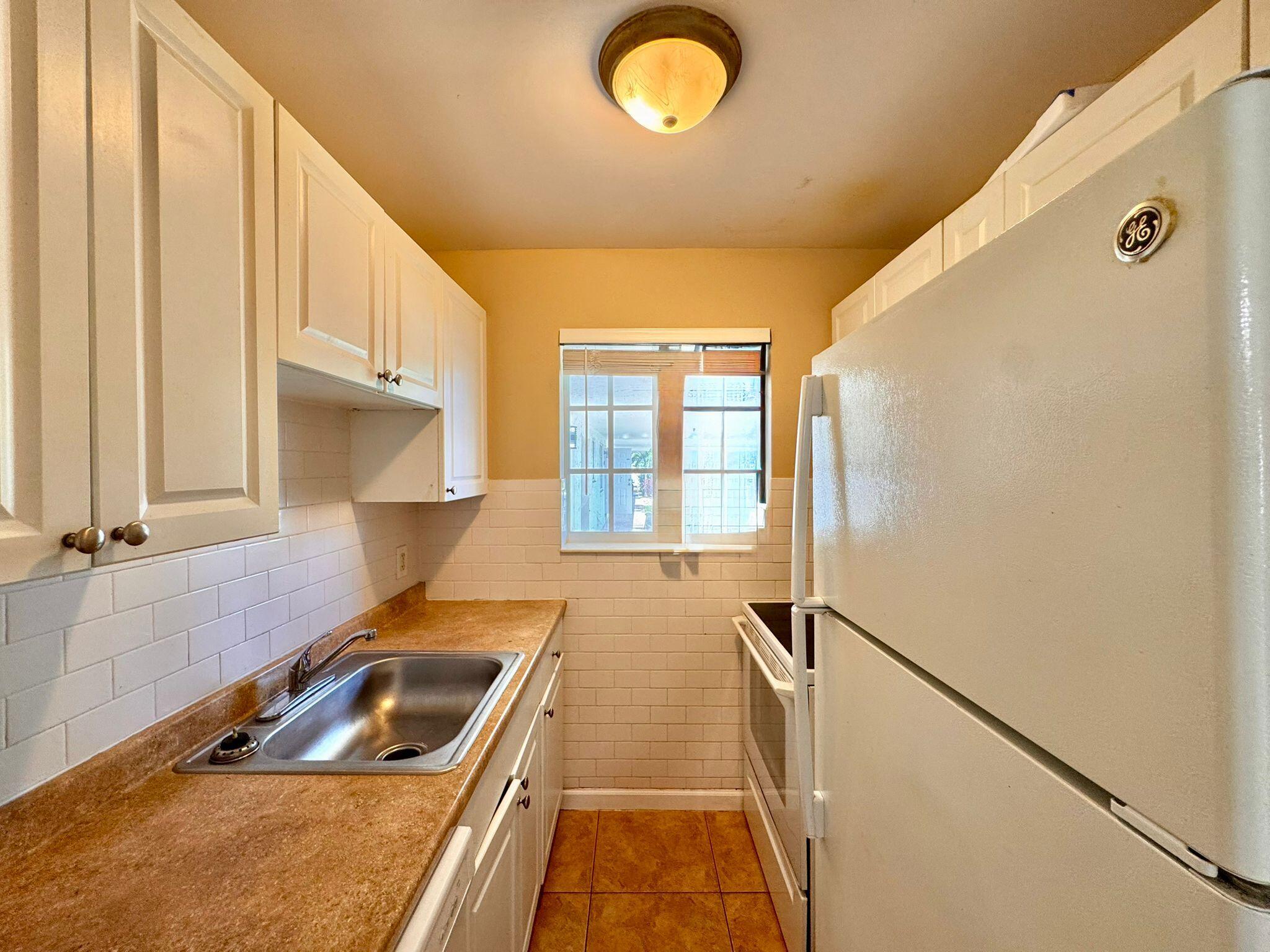 3370 Northeast 16th Terrace, Unit 3 Pompano Beach, FL 33064 - Photo 11 of 13 543