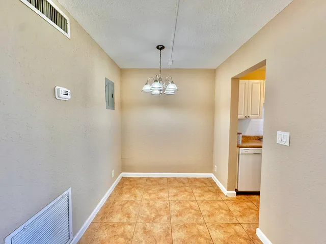 $2,200 | 3370 Northeast 16th Terrace, Unit 3, Pompano Beach, FL 33064