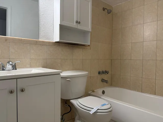 $2,200 | 3370 Northeast 16th Terrace, Unit 3, Pompano Beach, FL 33064