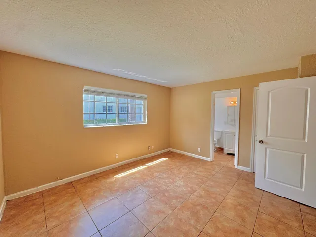 $2,200 | 3370 Northeast 16th Terrace, Unit 3, Pompano Beach, FL 33064
