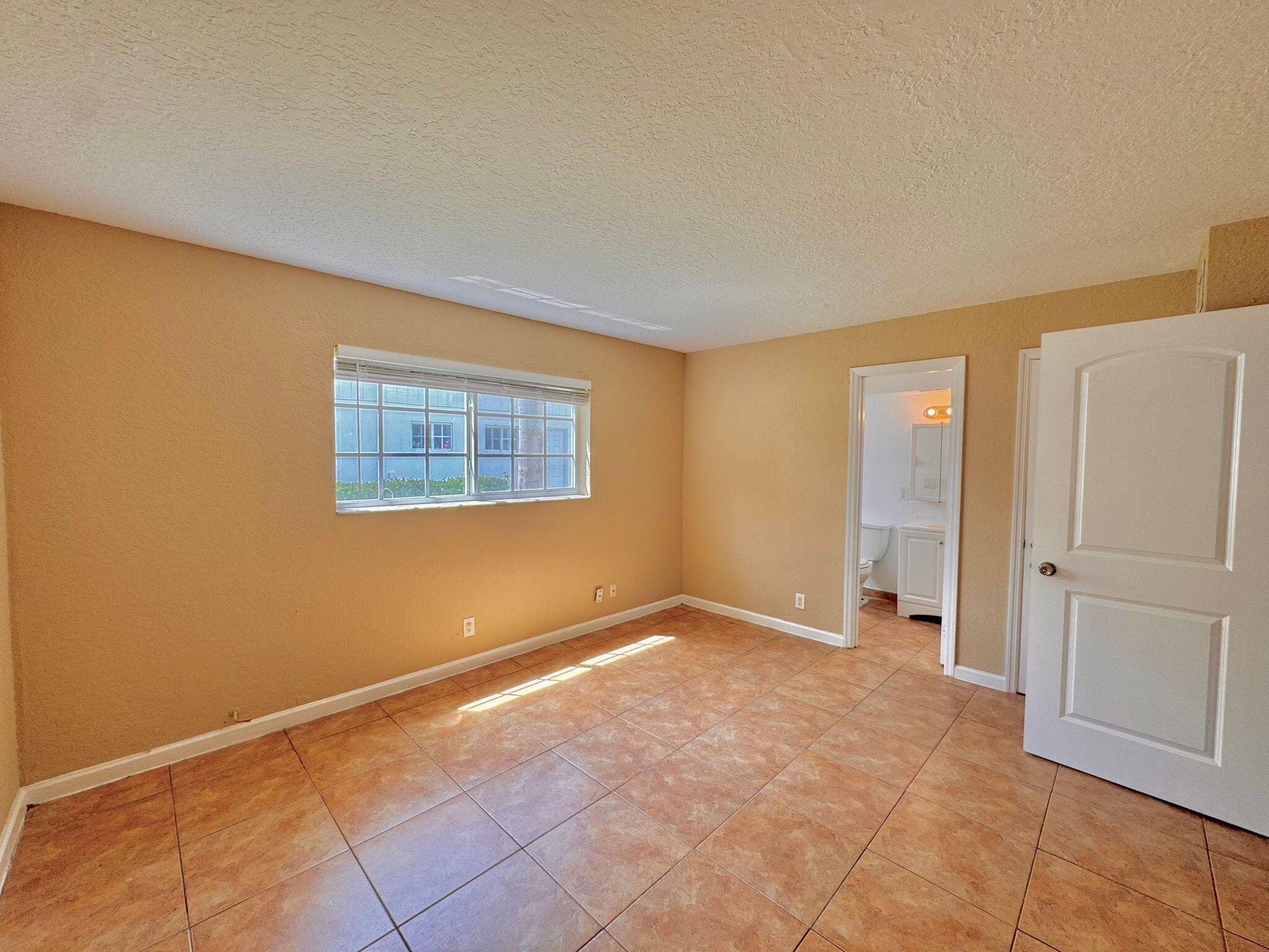 3370 Northeast 16th Terrace, Unit 3 Pompano Beach, FL 33064 - Photo 5 of 13 bedro