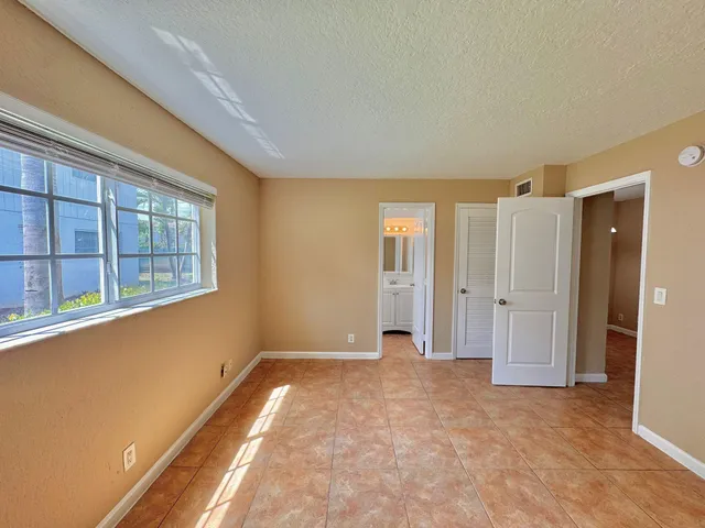 $2,200 | 3370 Northeast 16th Terrace, Unit 3, Pompano Beach, FL 33064