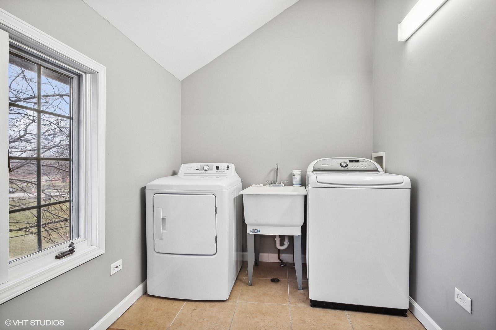 2404 Ridge Avenue, Unit CH Evanston, IL 60201 - Photo 11 of 19