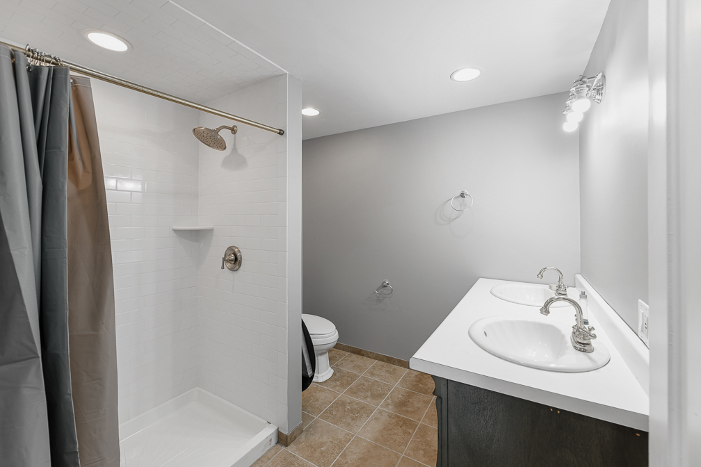 2404 Ridge Avenue, Unit CH Evanston, IL 60201 - Photo 12 of 19