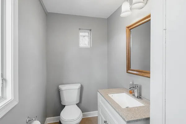 $4,900 | 2404 Ridge Avenue, Unit CH, Evanston, IL 60201