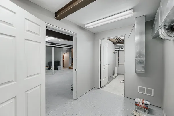 $4,900 | 2404 Ridge Avenue, Unit CH, Evanston, IL 60201