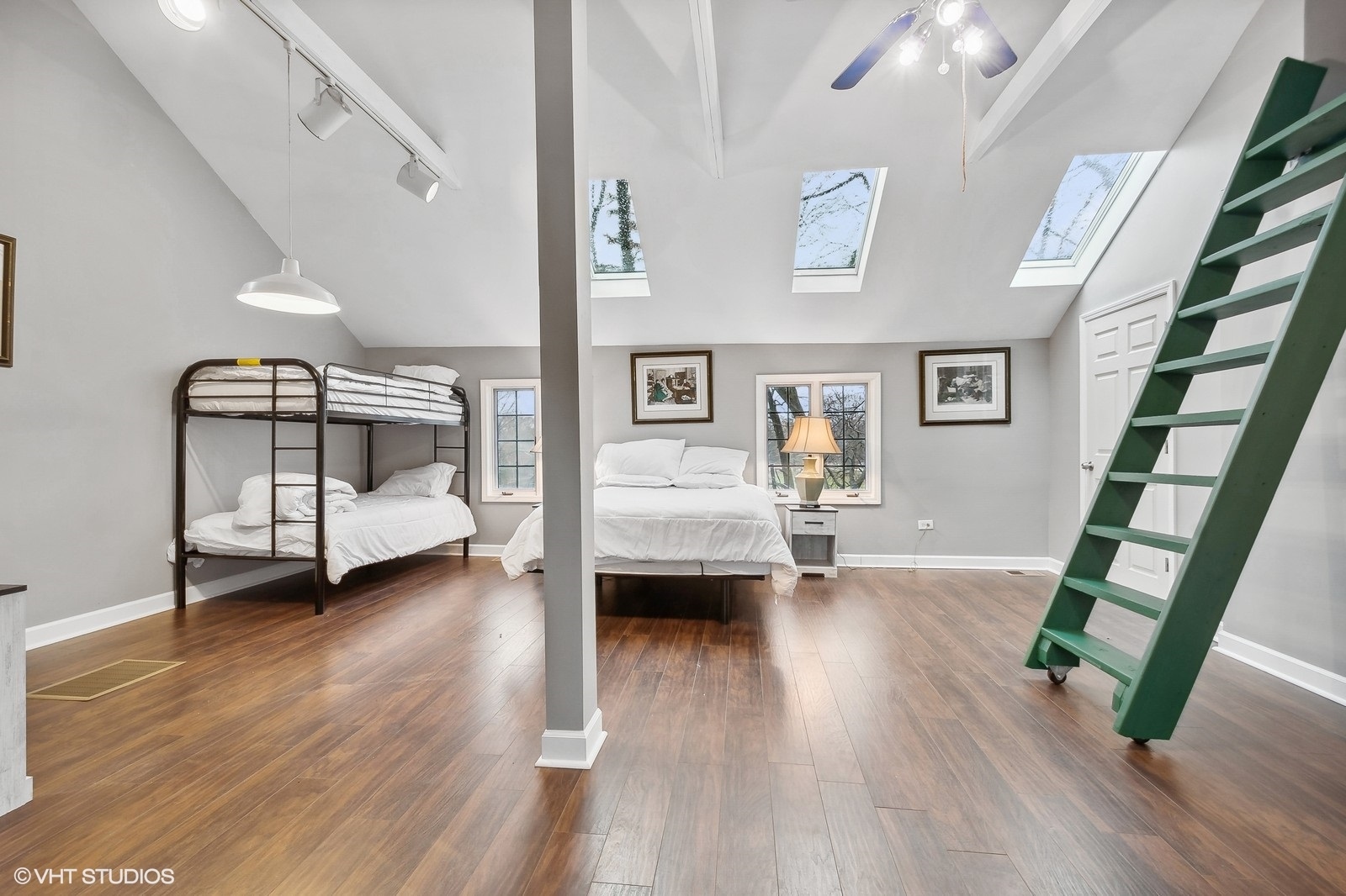 2404 Ridge Avenue, Unit CH Evanston, IL 60201 - Photo 9 of 19