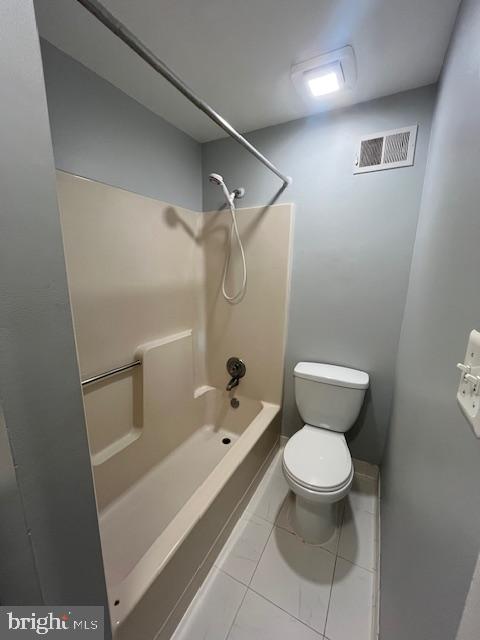 14811 Ensor Court Woodbridge, VA 22193 - Photo 31 of 34 a bathroom with a toilet and a shower