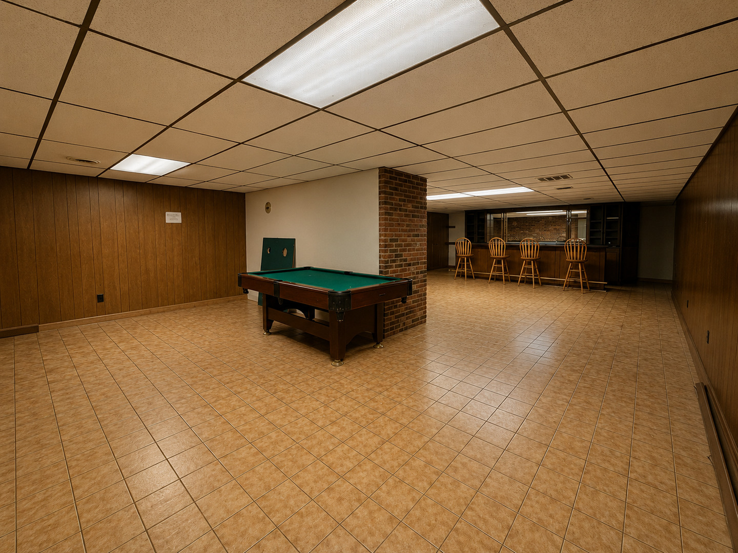 5996 South US 45 Road Metropolis, IL 62960 - Photo 27 of 41 a big room with furniture