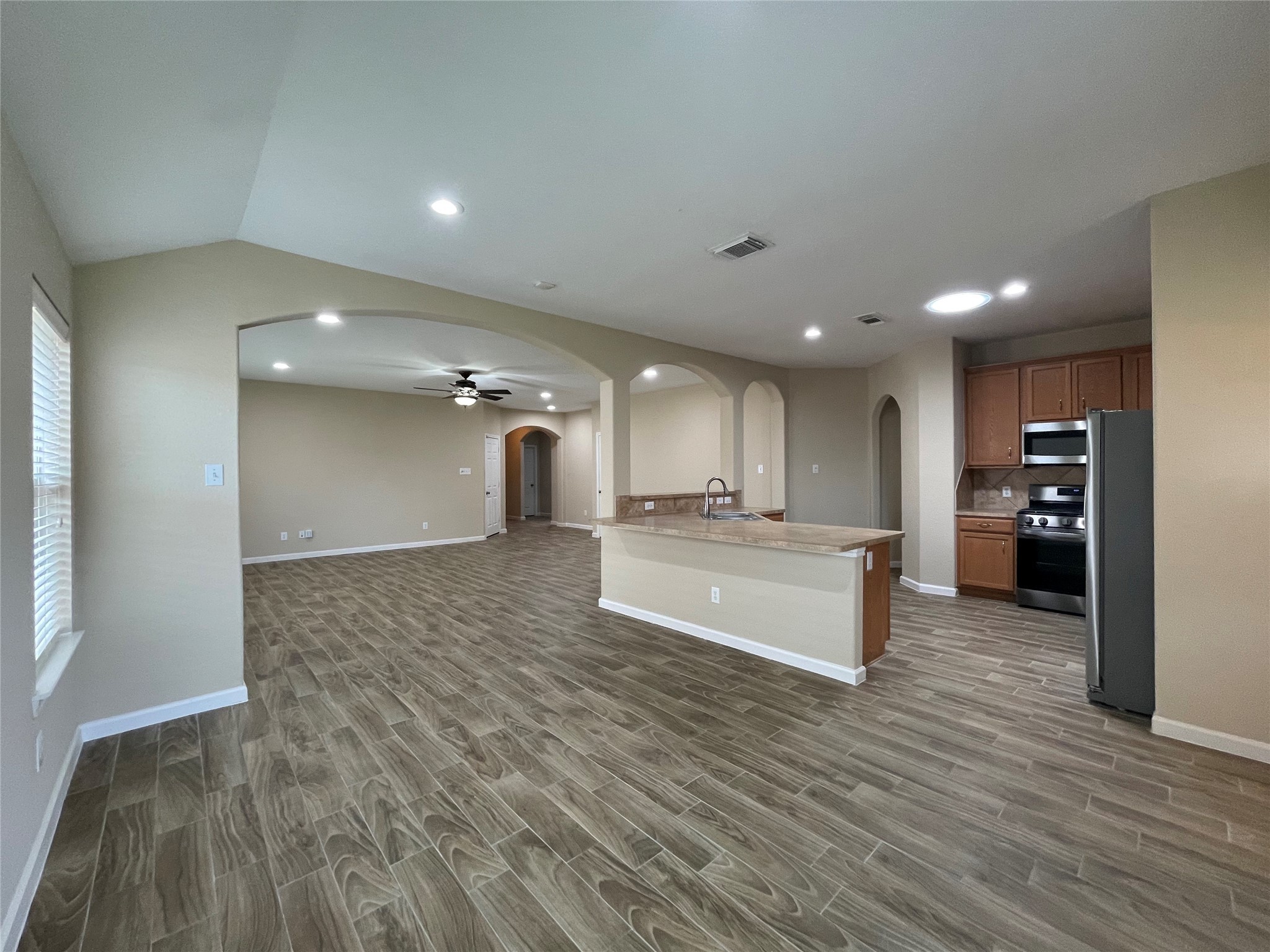 6110 Moran Crest Drive Spring, TX 77388 - Photo 17 of 49 a view of kitchen with kitchen island sink and center island