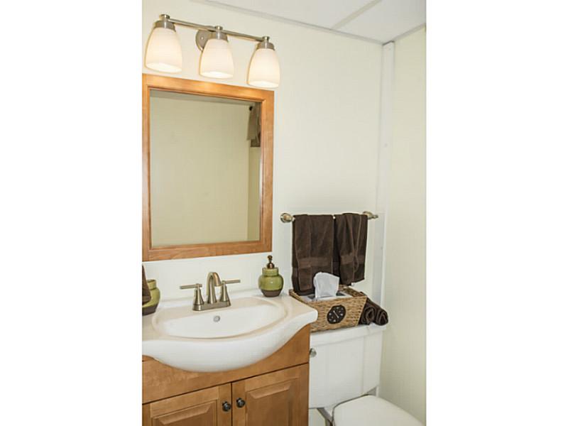 84 Chace Avenue Providence, RI 02906 - Photo 14 of 18 Bathroom.