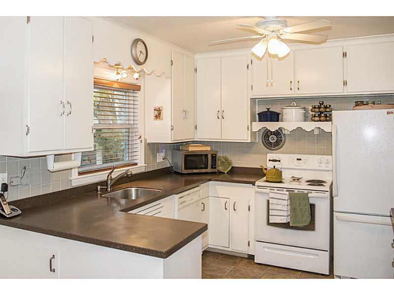 84 Chace Avenue Providence, RI 02906 - Photo 8 of 18 Kitchen.