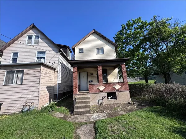 $1,500 | 1067 Cleveland Avenue, Brackenridge, PA 15014