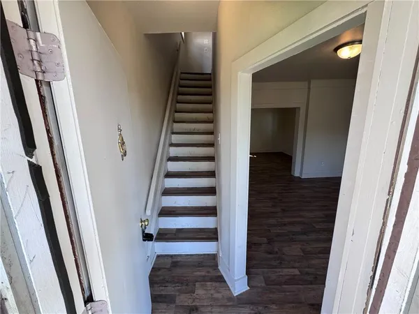 $1,500 | 1067 Cleveland Avenue, Brackenridge, PA 15014