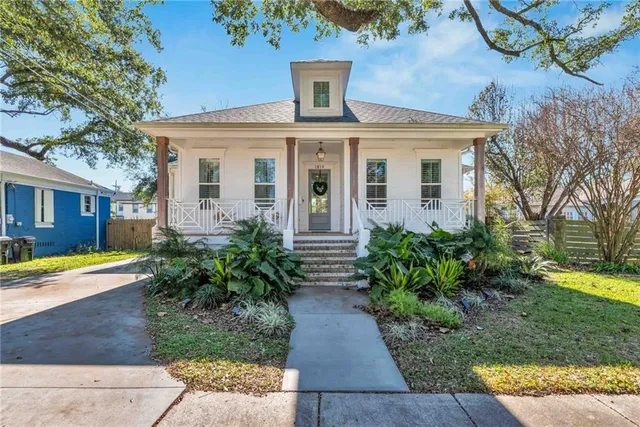$615,000 | 1618 Charlton Drive, New Orleans, LA 70122