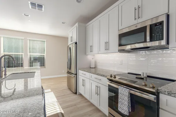 $3,995 | 18223 East Coronado Cave Court, Rio Verde, AZ 85263