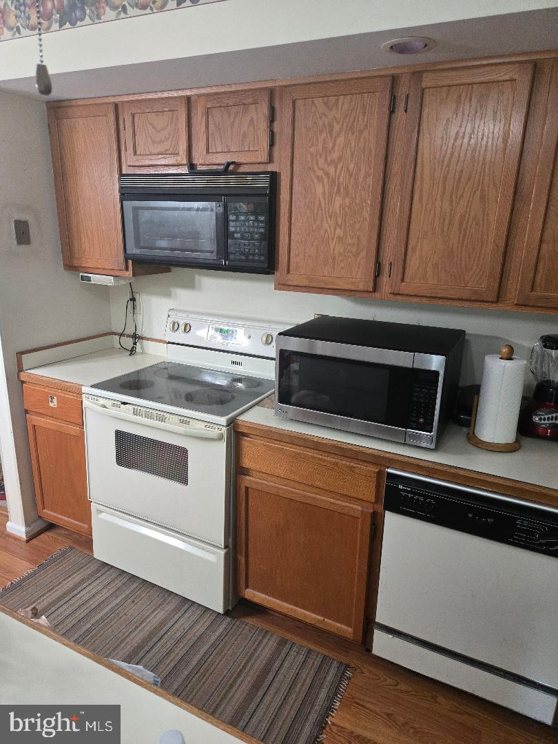12112 Apache Tears Circle Laurel, MD 20708 - Photo 11 of 26 Kitchen.