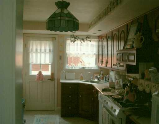 509 Old Farm Road Pittsburgh, PA 15234 - Photo 5 of 8 Gallery Image 5