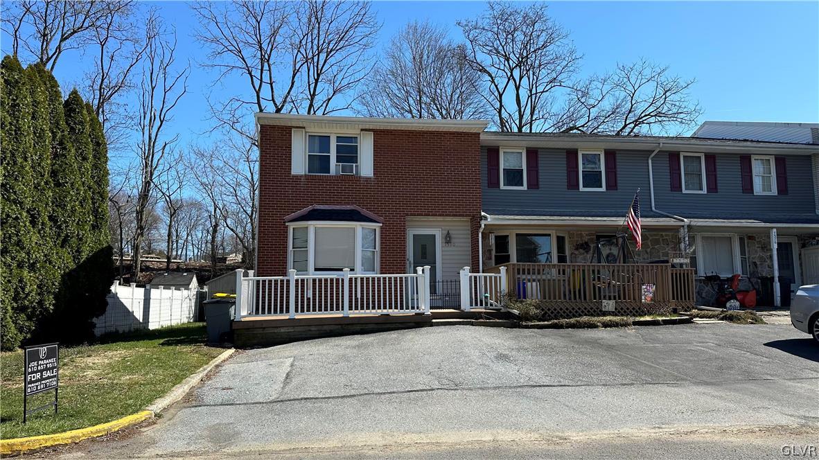 7570 Buttercup Road Lower Macungie Township, PA 18062 - Photo 4 of 38 Gallery Image 4