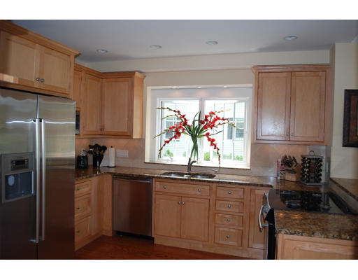 31 Rice Street Wellesley, MA 02482 - Photo 5 of 9