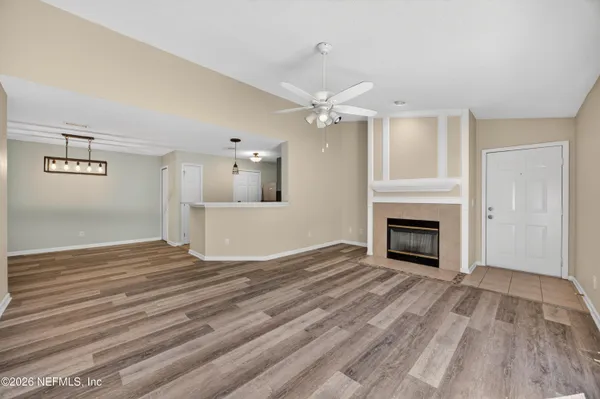 $2,200 | 13727 Richmond Park Drive North, Unit 105, Jacksonville, FL 32224