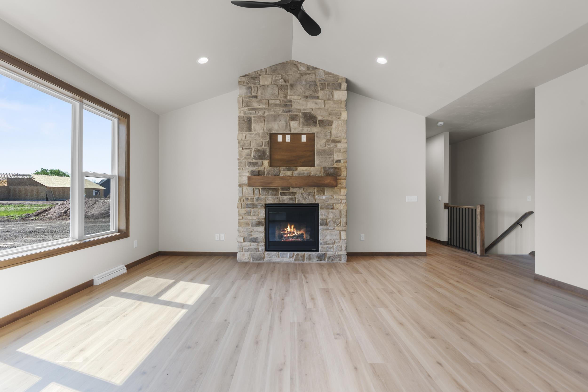 N8870 Killarney Way Menasha, WI 54952 - Photo 5 of 75
