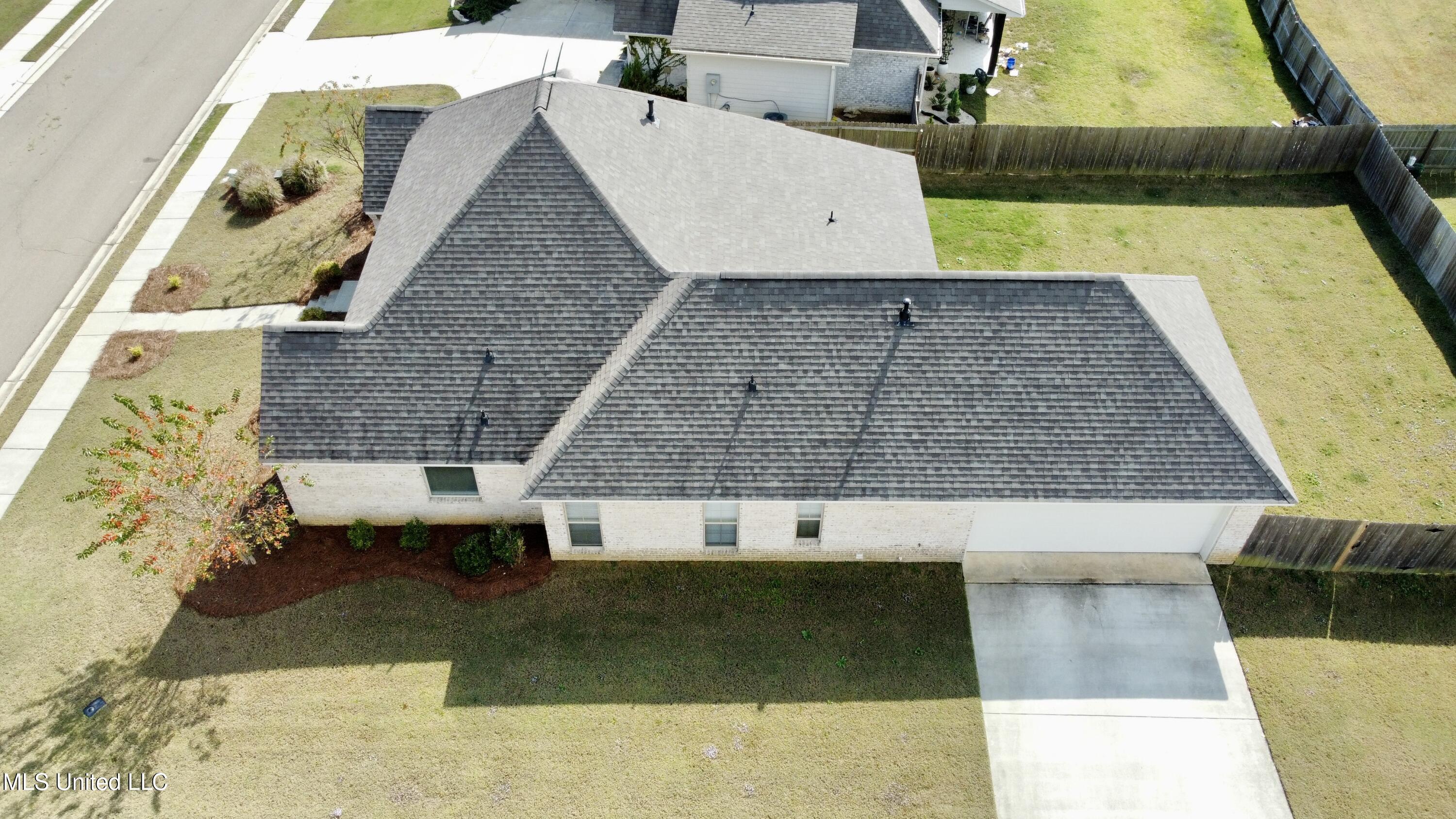 321 East Buttonwood Lane Canton, MS 39046 - Photo 49 of 52 dji_fly_20251108_121208_620_176262559470