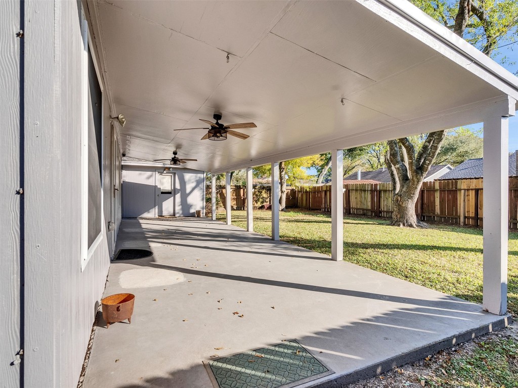 32 Sarita Road Angleton, TX 77515 - Photo 25 of 25 a view of an entryway