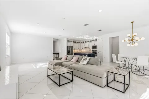 $669,000 | 1161 Haven Circle, Vero Beach, FL 32960