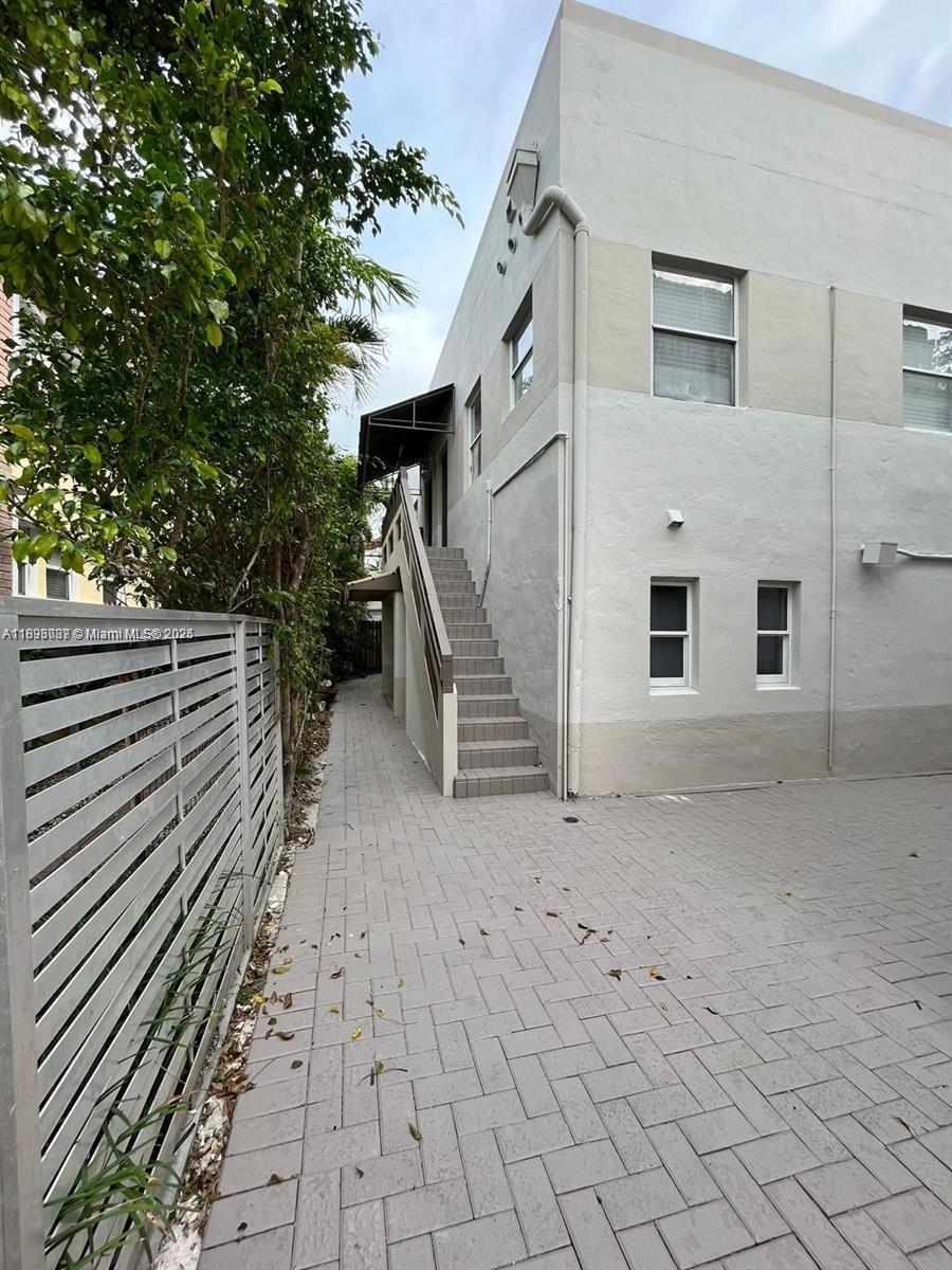 833 West 39th Street, Unit 5 Miami Beach, FL 33140 - Photo 2 of 12 a view of a house with a stairs