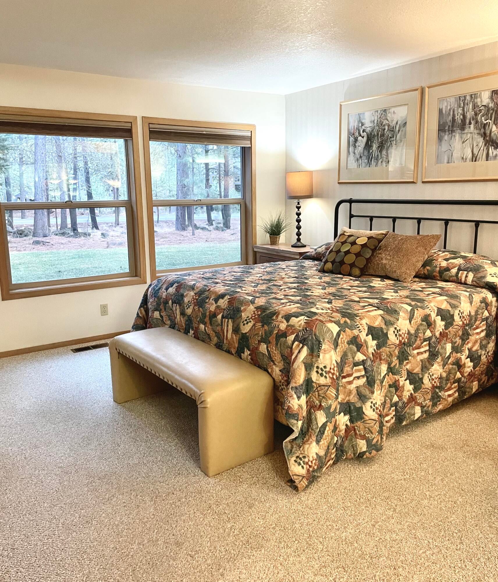 57376 Beaver Ridge Loop, Unit 33C1 Sunriver, OR 97707 - Photo 22 of 35 18-Prime Bed-R33