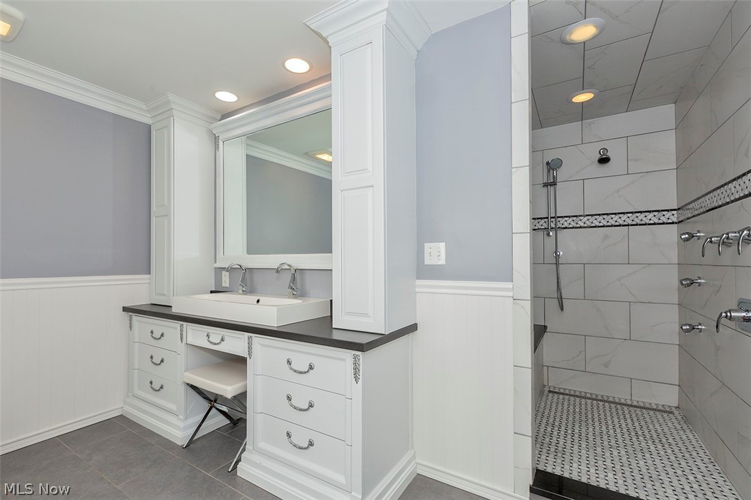 1108 Dorsh Road Cleveland, OH 44121 - Photo 17 of 28 Gallery Image 17