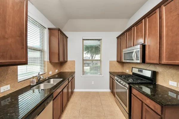 $2,250 | 3211 Norville Lane, Houston, TX 77047