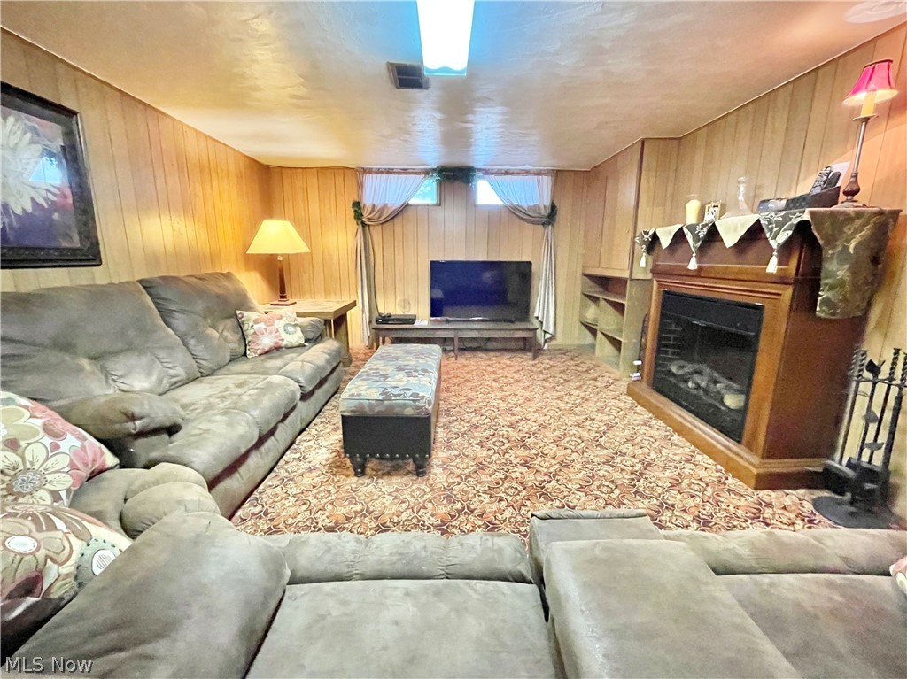 13643 Silver Road Cleveland, OH 44125 - Photo 15 of 16 Gallery Image 15
