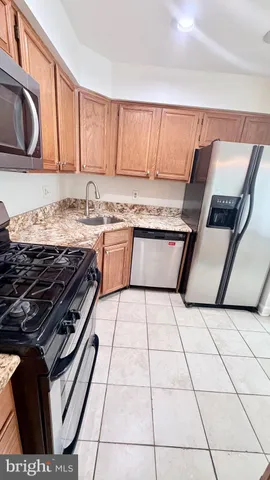 $3,200 | 6033 Joust Lane, Alexandria, VA 22315