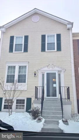 $3,200 | 6033 Joust Lane, Alexandria, VA 22315