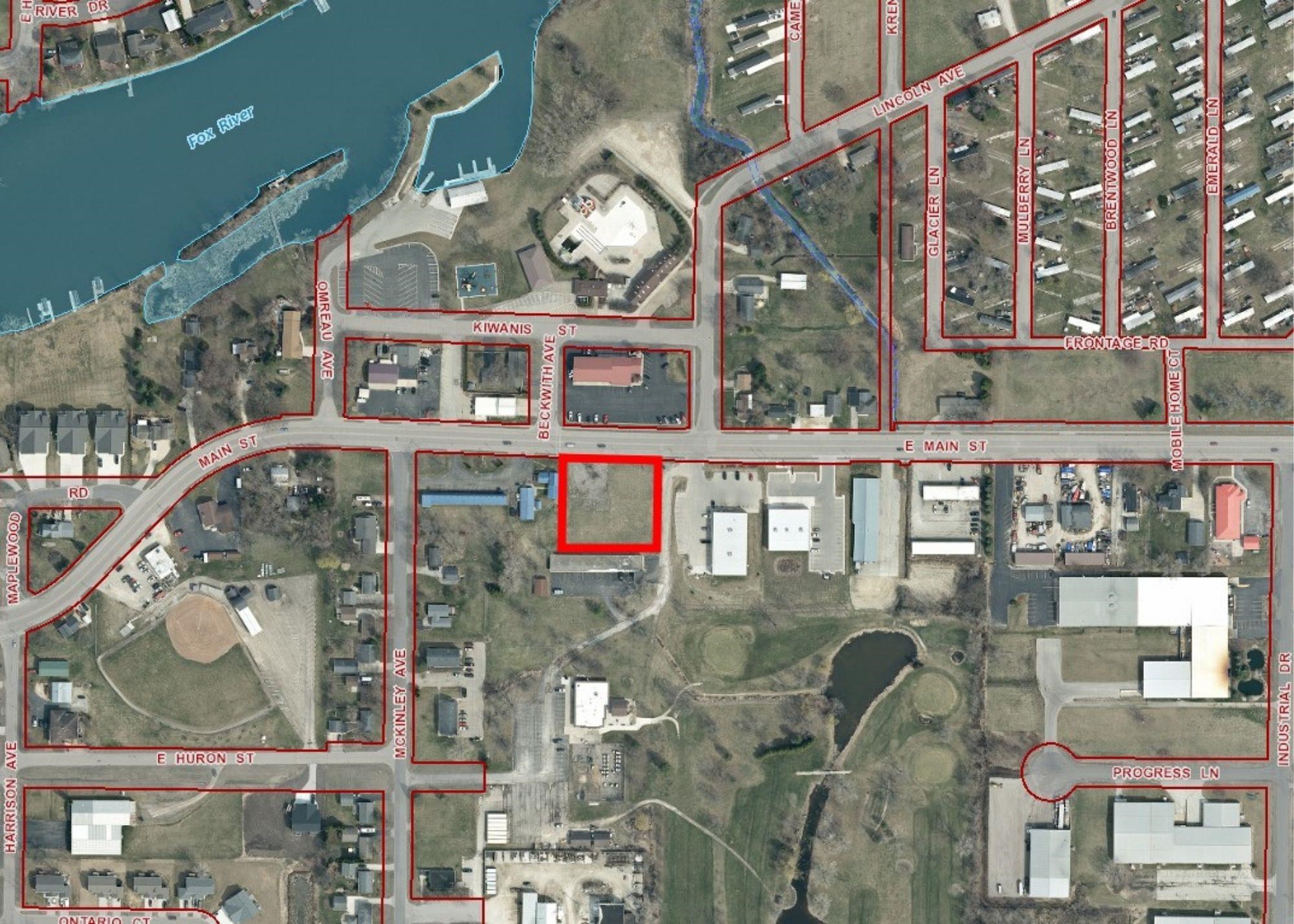 1110 East Main Street Omro, WI 54963 - Photo 2 of 2