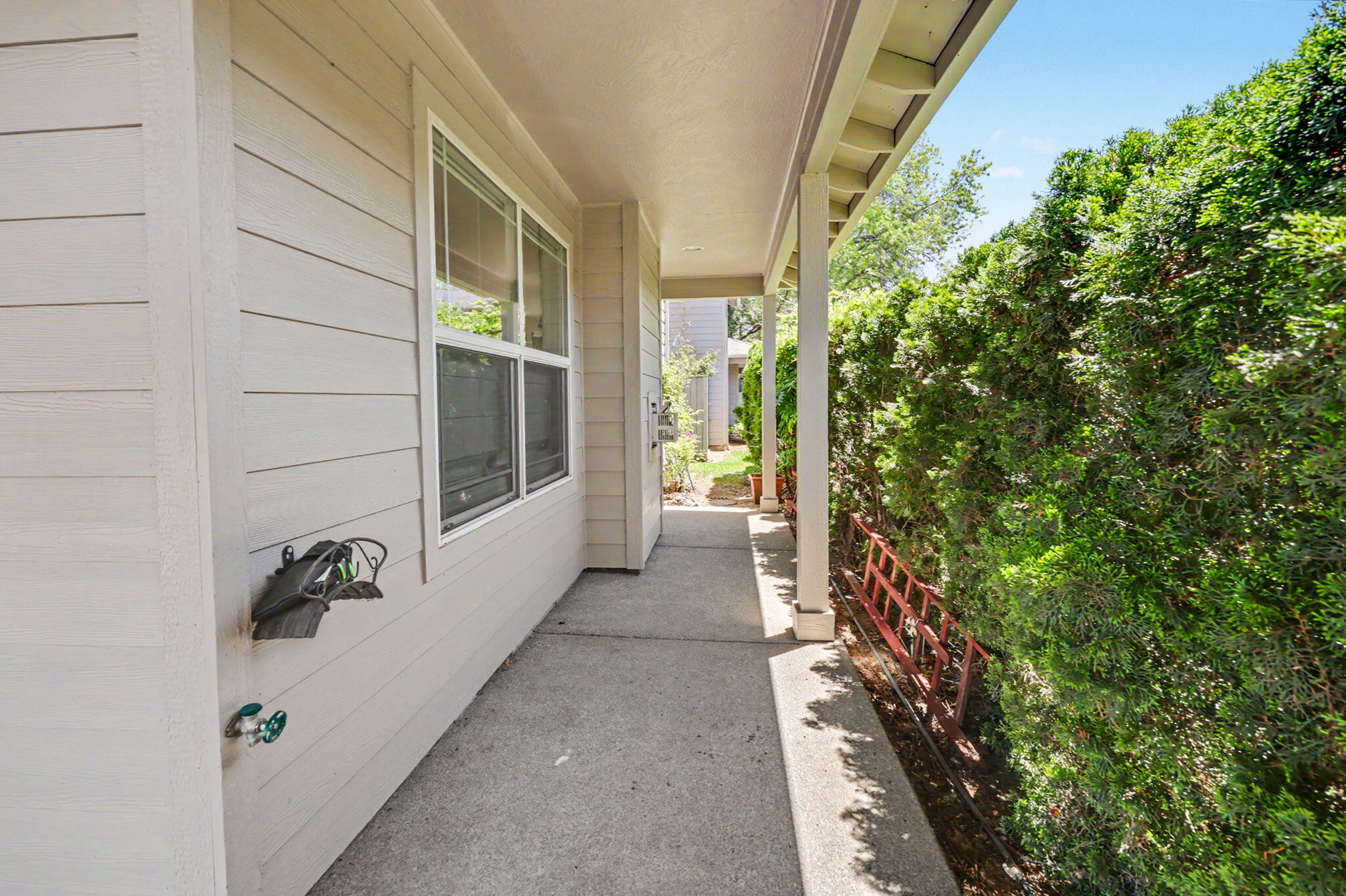 228 Talent Avenue, Unit 4 Talent, OR 97540 - Photo 5 of 23 Side porch