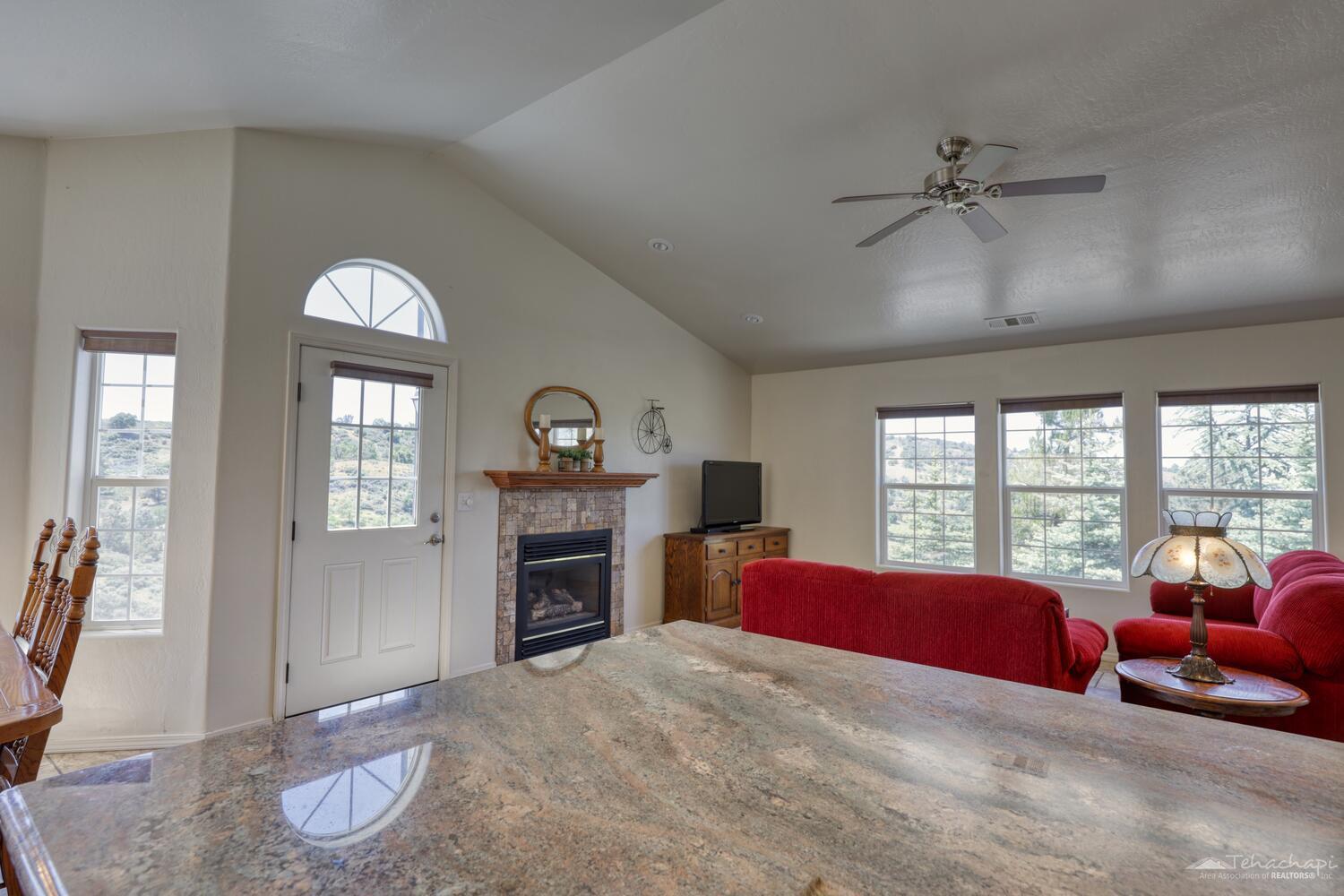 30701 Fox Ridge Court Tehachapi, CA 93561 - Photo 17 of 42 Gallery Image 17