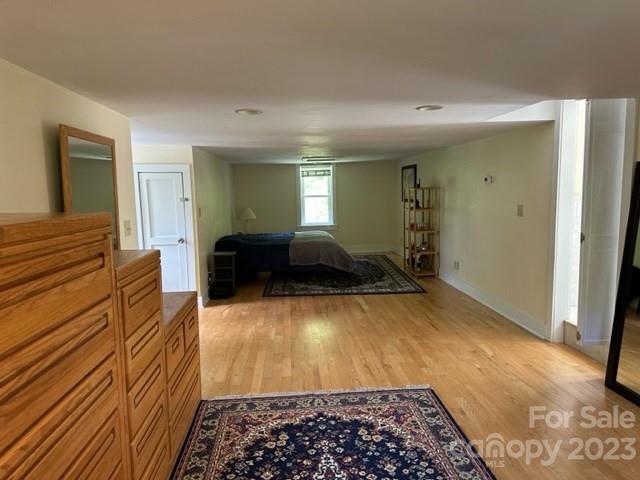 34 Coosa Rdg Drive Whittier, NC 28789 - Photo 42 of 44 a living room with furniture