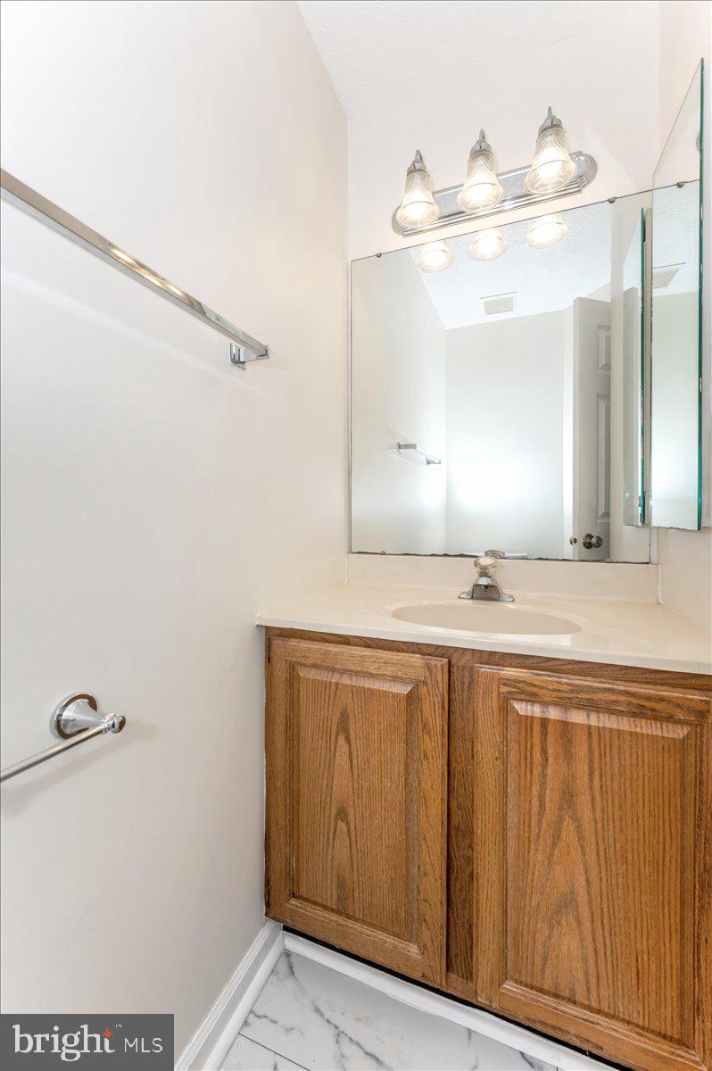 19235 Cross Ridge Drive Germantown, MD 20874 - Photo 20 of 49