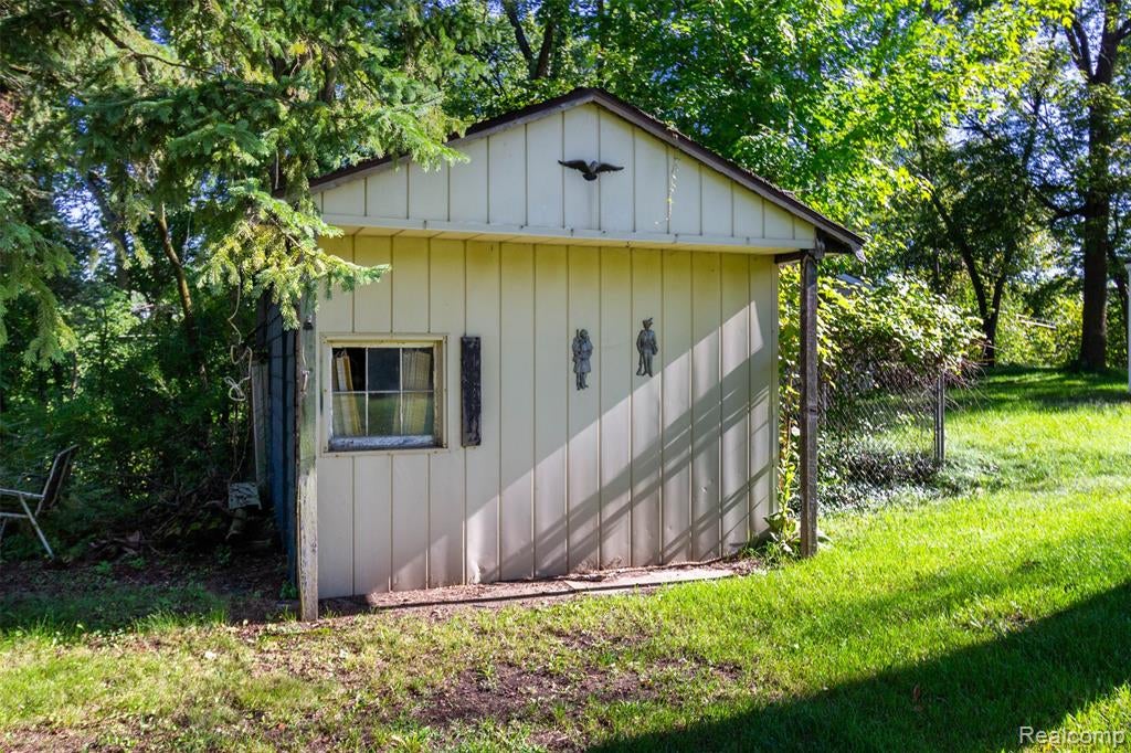 14044 Ridgemont Lane Gregory, MI 48137 - Photo 28 of 33 Gallery Image 28