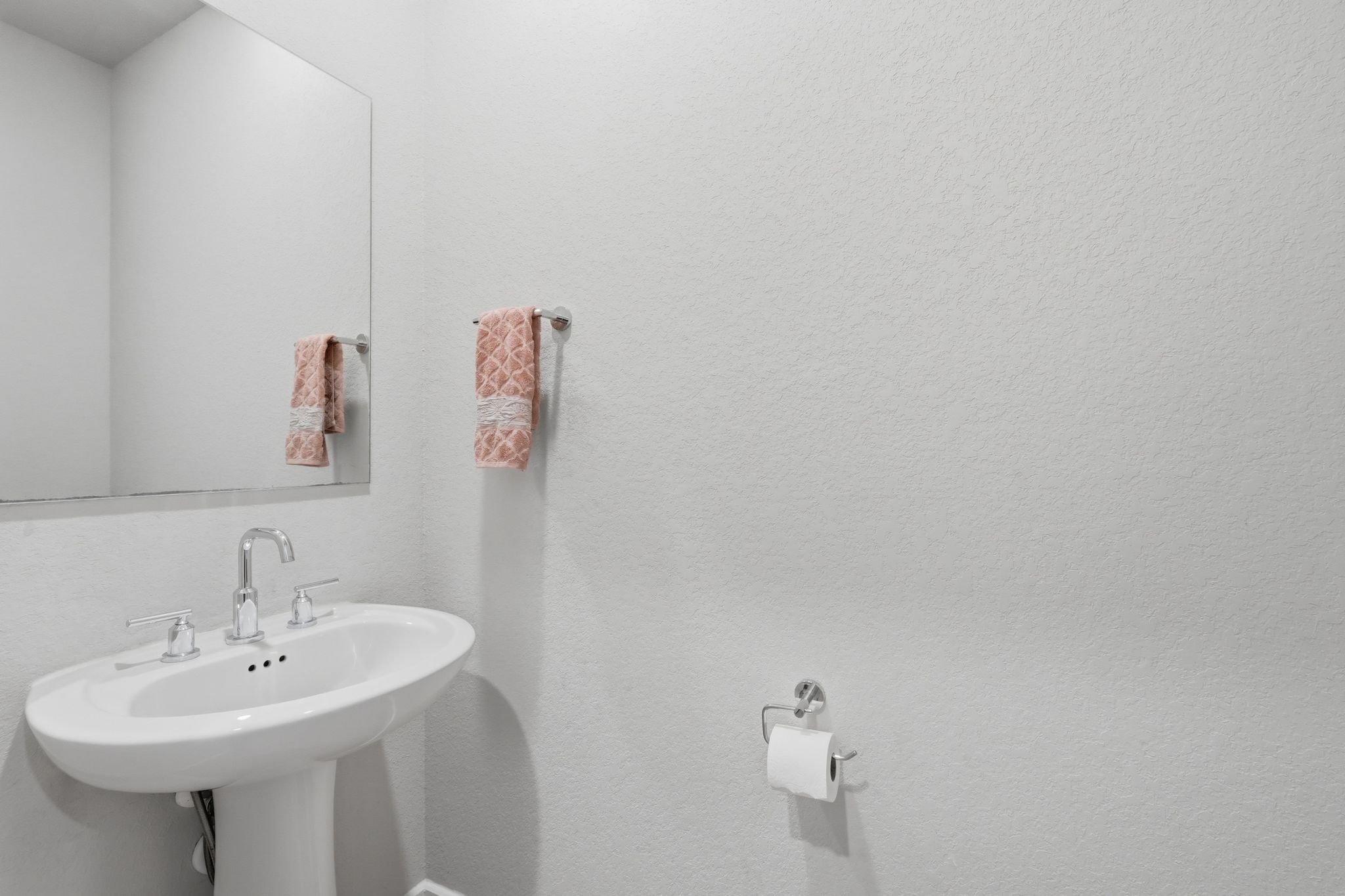 22006 Raburn Ranch Tomball, TX 77375 - Photo 26 of 50 Half bath downstairs.