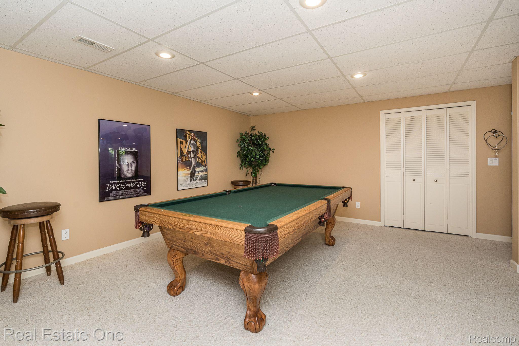 726 Loggers Circle Rochester, MI 48307 - Photo 34 of 64 Pool Table Area