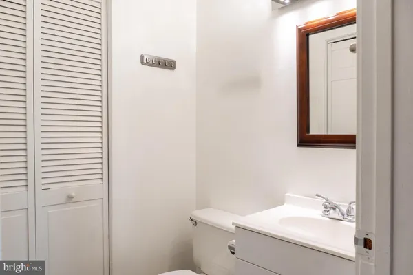 $2,300 | 9804 Hellingly Place, Unit 103, Montgomery Village, MD 20886