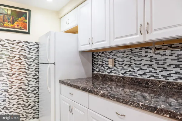 $2,300 | 9804 Hellingly Place, Unit 103, Montgomery Village, MD 20886