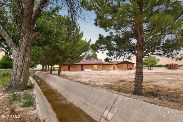 $320,000 | 15368 Highway 80 Fabens Tx 79838, Fabens, TX 79838