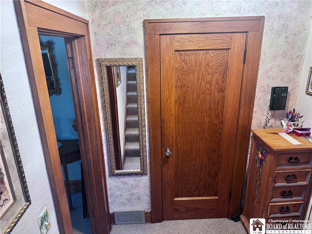 214 Palmer Street Jamestown, NY 14701 - Photo 12 of 35